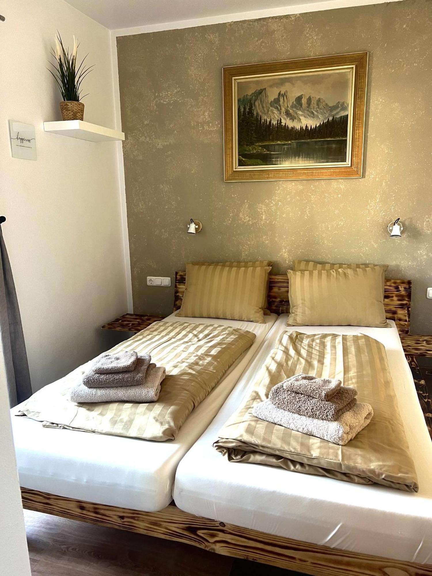 Gasthof Koenigstand Garmisch-Partenkirchen Zimmer foto